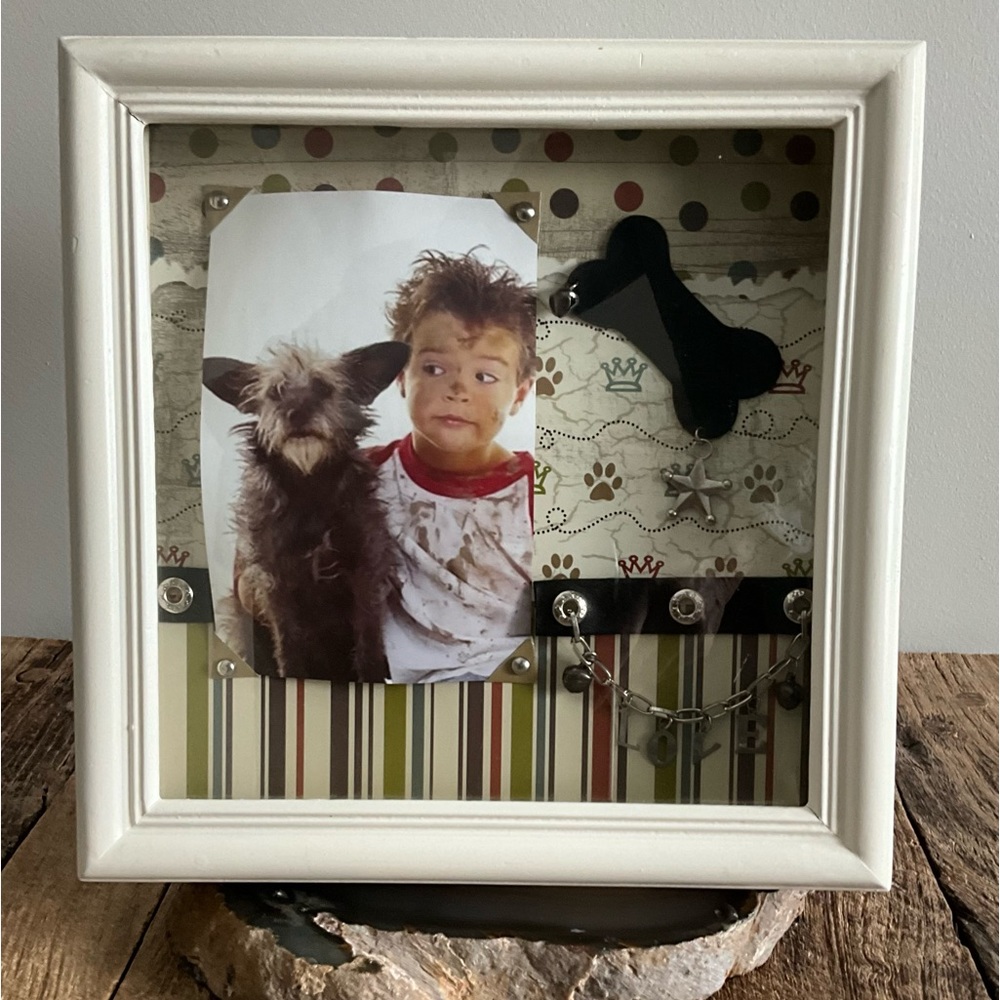 NWT Dog‎ Shadowbox Frame White